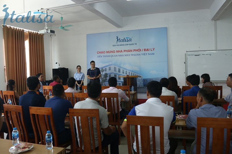 tong giam doc phat bieu